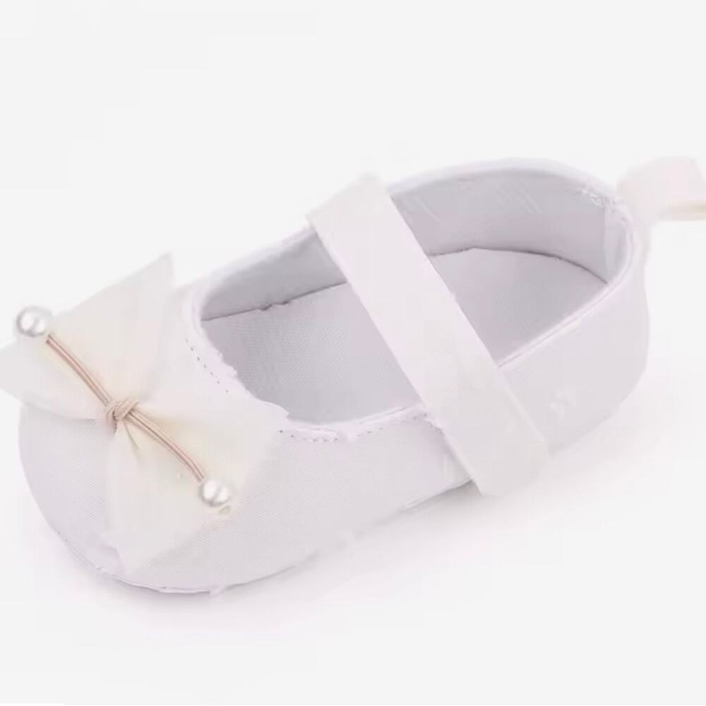 New White Baby Girl’s Shoes with Bow 0-6 size 11